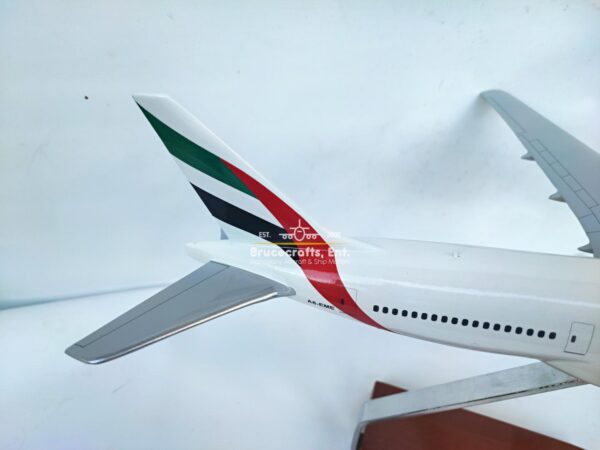 B777-200 Emirates Airlines A6-EME - Image 18